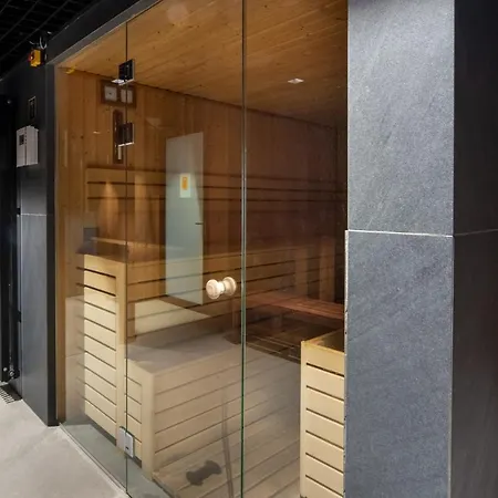 Maya's Flats & In 15 - Nadmotlawie