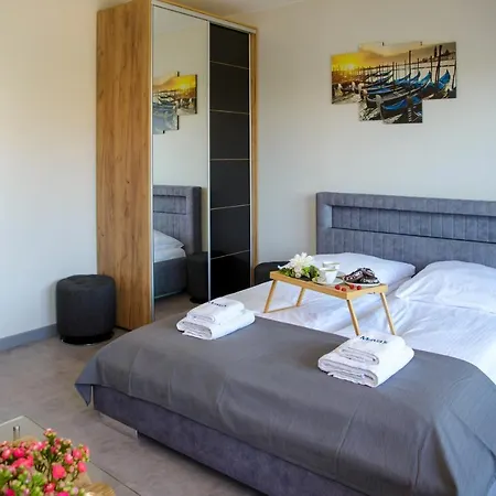 Apartament Maya's Flats & In 15 - Nadmotlawie